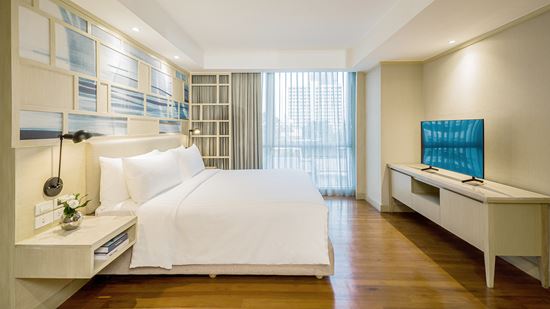 One Bedroom Corner Suite