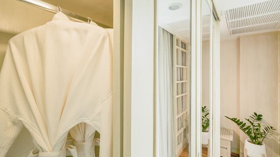 One Bedroom Corner Suite