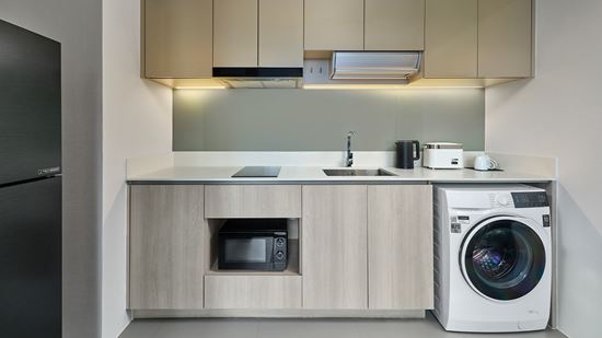 Grand Deluxe One Bedroom Loft Corner - Kitchen