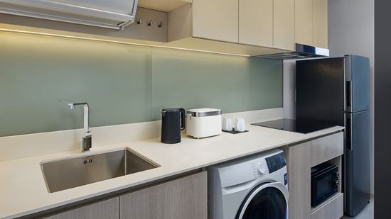 Grand Deluxe Two Bedroom Loft Corner - Kitchen