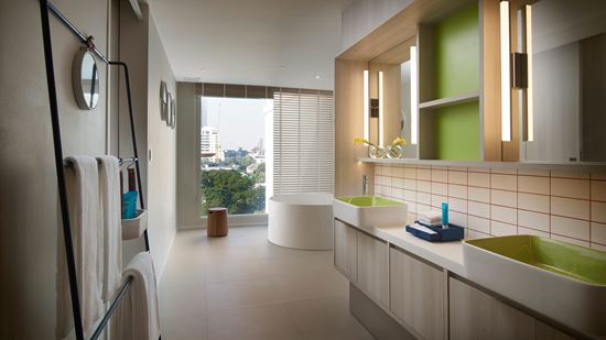 Bathtub in Junior Suite bathroom - Shama Yen-Akat Bangkok